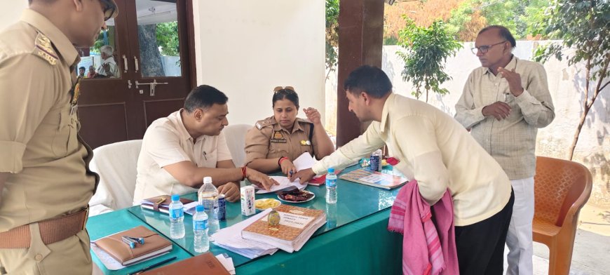 जनपदीय प्रशासनिक अधिकारीगण एवं पुलिस द्वारा थाना समाधान दिवस के अवसर पर जनपद के समस्त  थानों पर आने वाले आमजन की सुनी  समस्याएं
