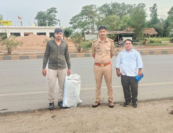 ब्राण्डेड कंपनियों के नाम पर नकली डीजल एग्जॉस्ट फ्लूइड (DEF) बनाने वाली फैक्ट्री का भंडाफोड़