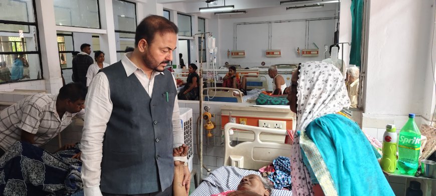 मंडलीय जिला अस्पताल में औचक निरीक्षण, OPD से नदारद 4 वरिष्ठ डॉक्टरों को कारण बताओ नोटिस