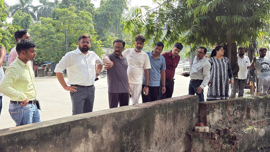 जलभराव वाले क्षेत्रों का नगर आयुक्त ने किया निरीक्षण, नालों की तत्काल सफाई के दिए निर्देश